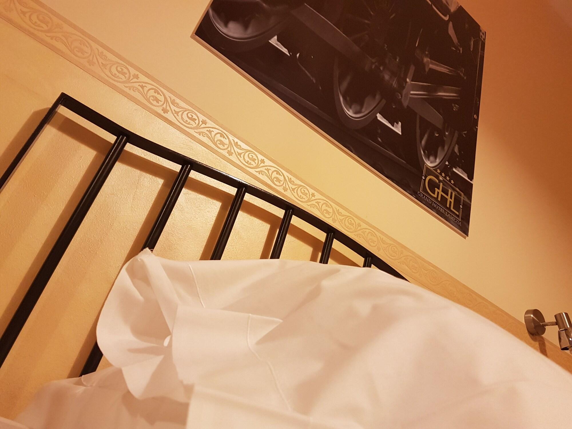 Grand Hotel Lamezia ลาเมเซ แตร์เม ภายนอก รูปภาพ