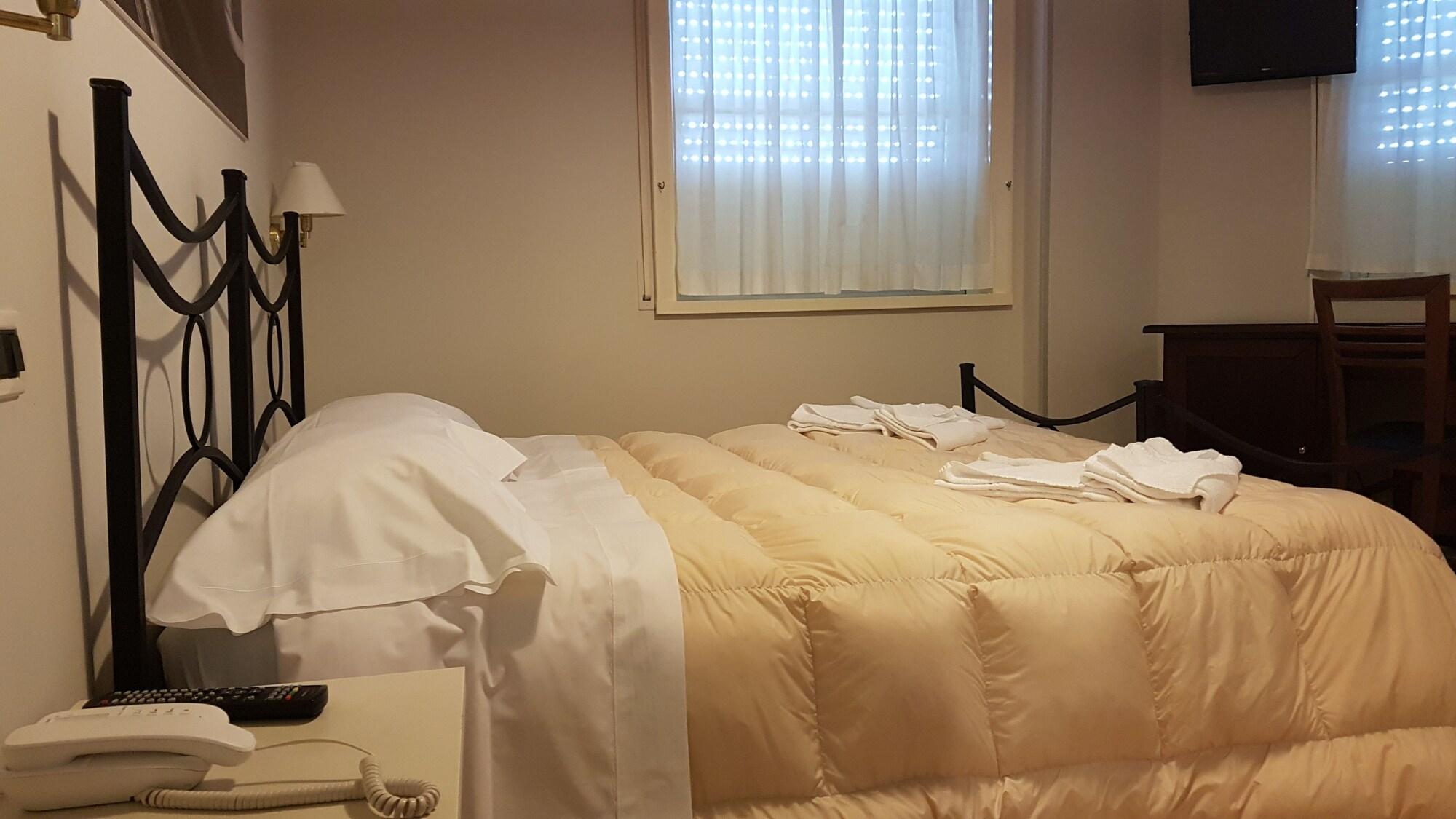 Grand Hotel Lamezia ลาเมเซ แตร์เม ภายนอก รูปภาพ