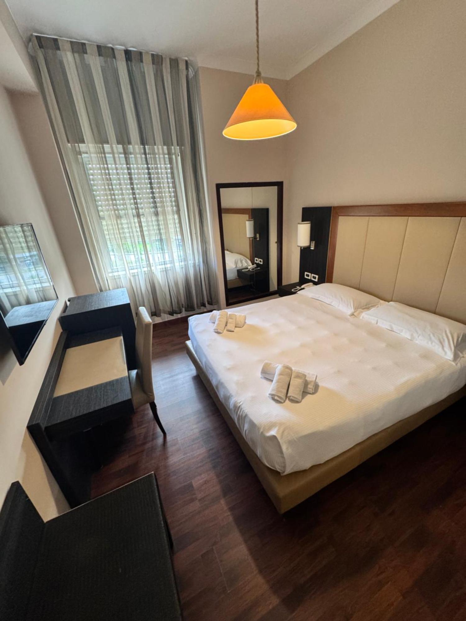 Grand Hotel Lamezia ลาเมเซ แตร์เม ภายนอก รูปภาพ