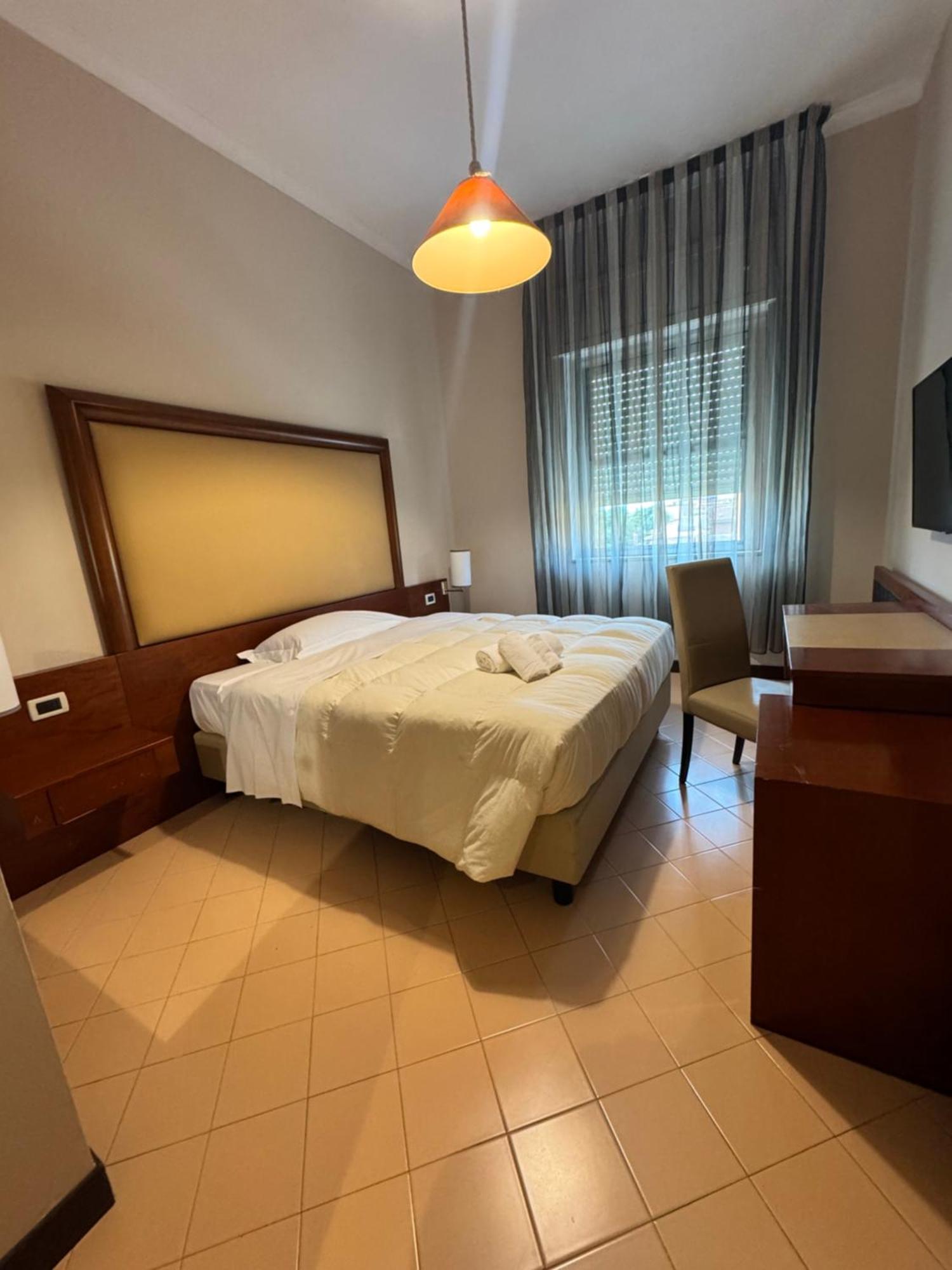 Grand Hotel Lamezia ลาเมเซ แตร์เม ภายนอก รูปภาพ