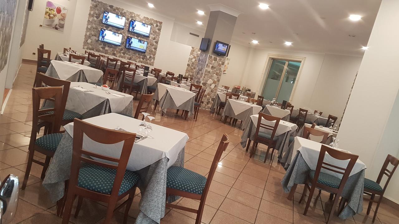 Grand Hotel Lamezia ลาเมเซ แตร์เม ภายนอก รูปภาพ