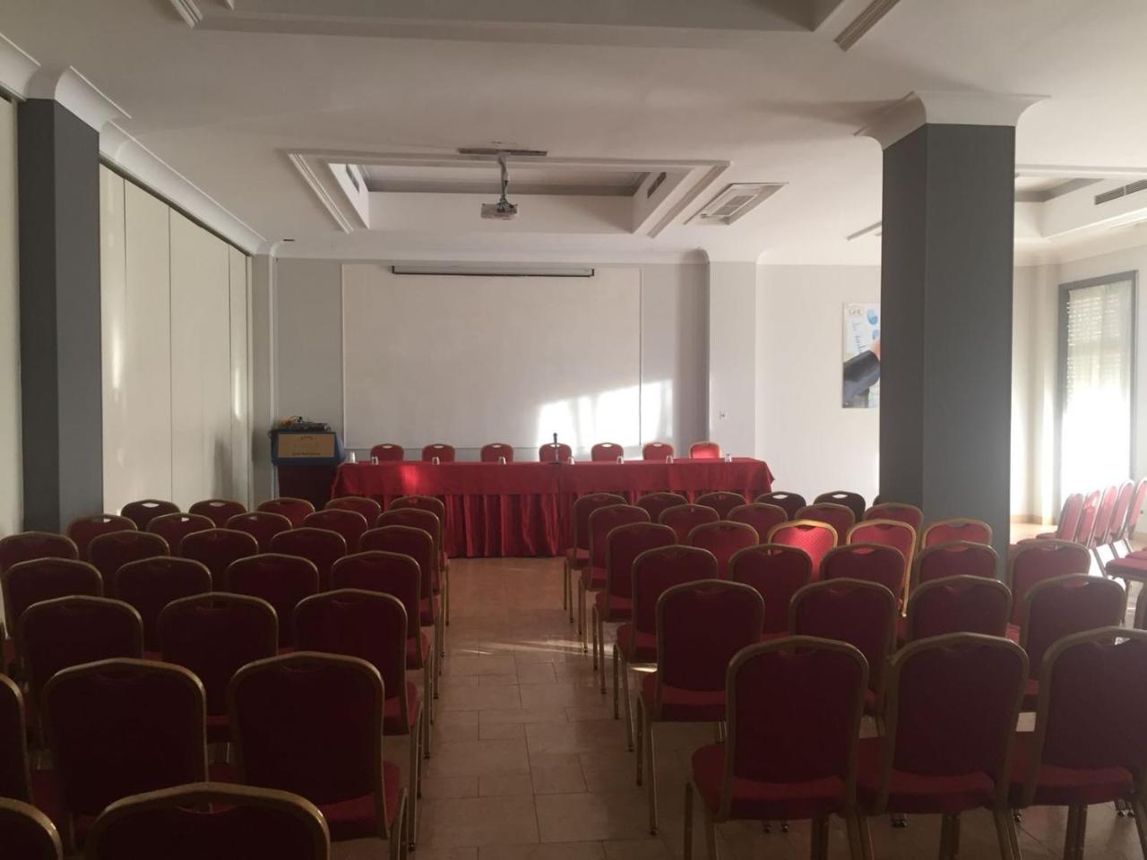 Grand Hotel Lamezia ลาเมเซ แตร์เม ภายนอก รูปภาพ
